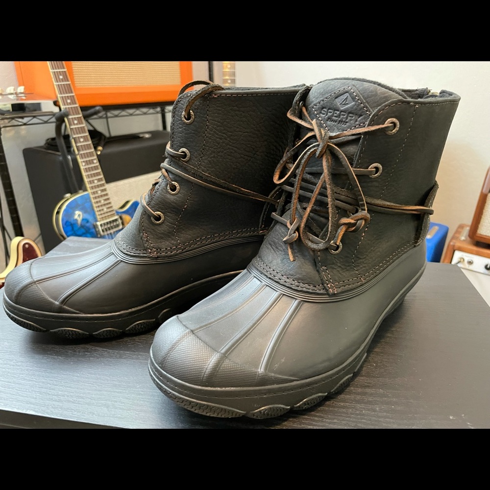 Sperry Quarter waterproof leather rain duck boots.